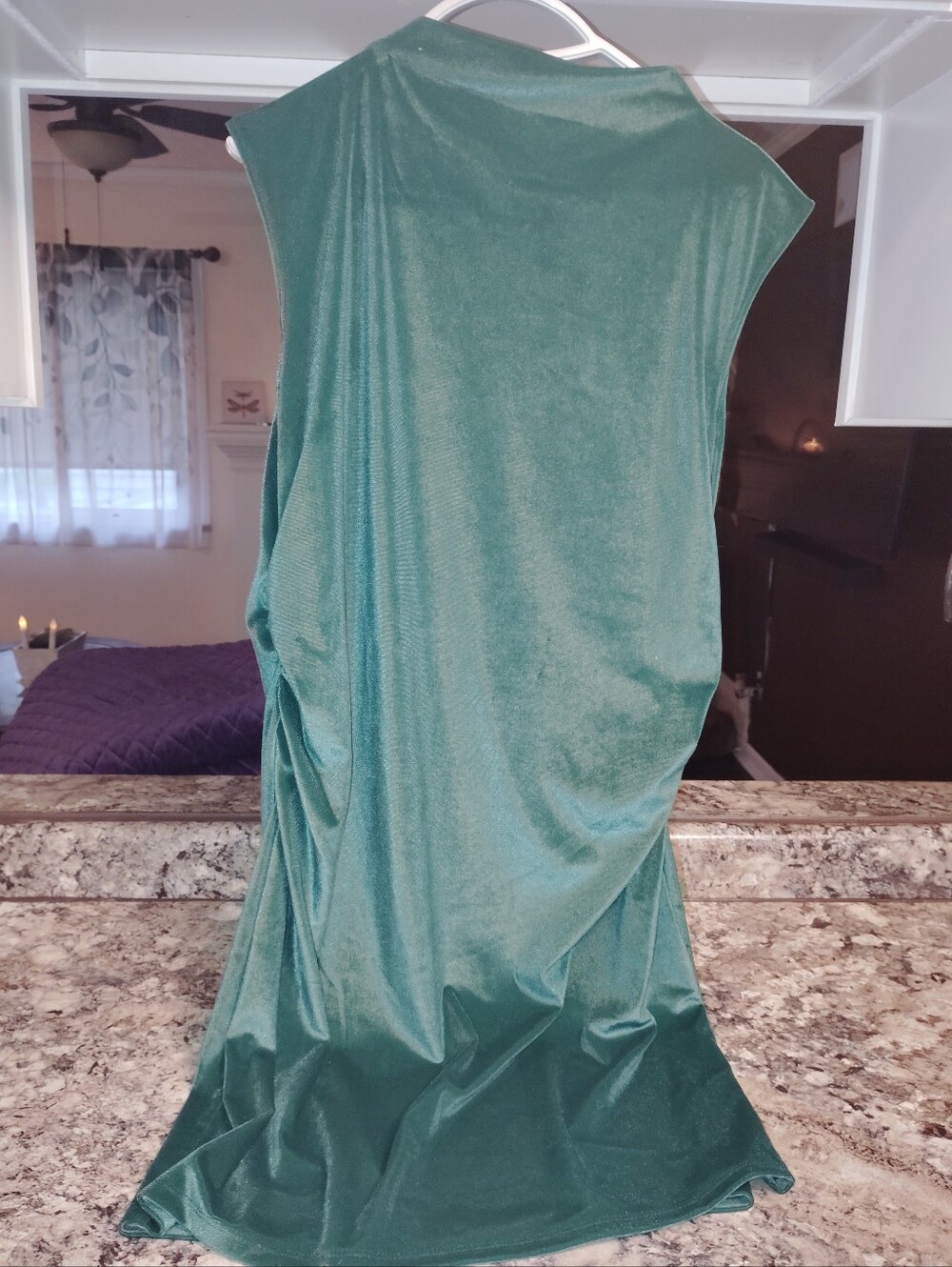 Nwt Xl $15✨ NEW WITH TAGS ✨ STUNNING RUCHED EMERALD VELVET DRESS - SIZE XL